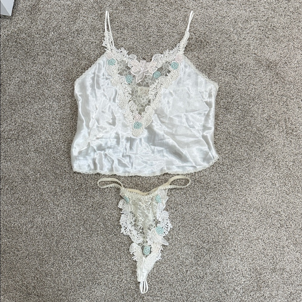 Victoria's Secret gold label White and Cream Lace Chemise Set